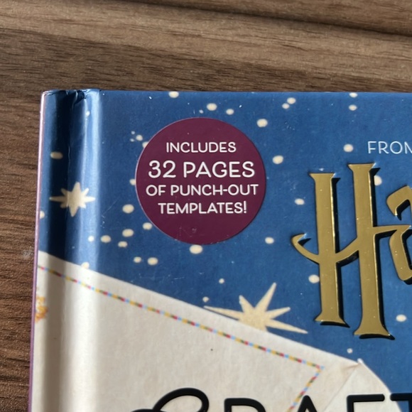 NWOT Harry Potter: Crafting Wizardry: The Official Harry Potter Craft Book - Picture 3 of 5
